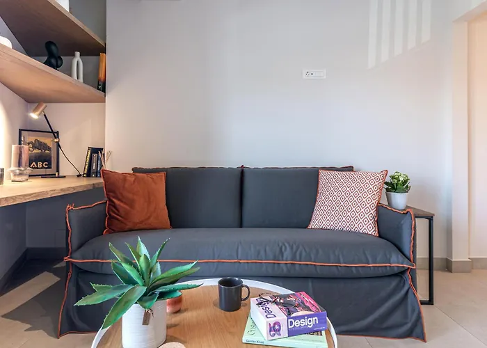 Athinais Urban Living 1 Just 2 Minutes From The Port